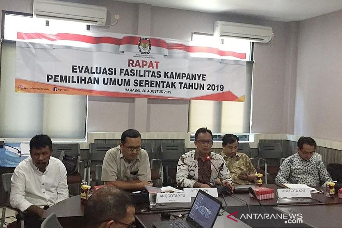 Empat Komisioner KPU HST sepakat ganti Johransyah sebagai ketua