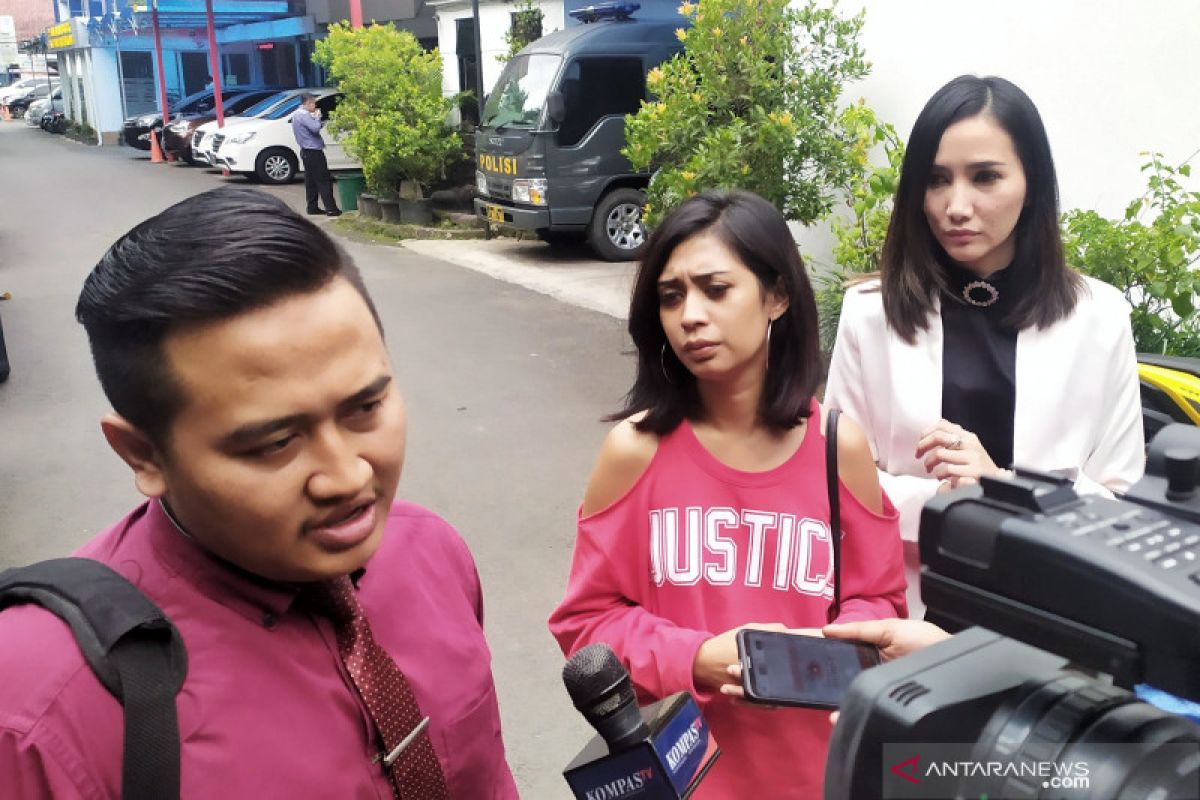 Karen Indonesian Idol diperiksa polisi terkait kekerasan