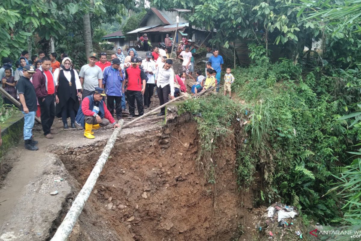 Jembatan putus di Akabiluru , aktivitas lebih dari 150 KK terganggu