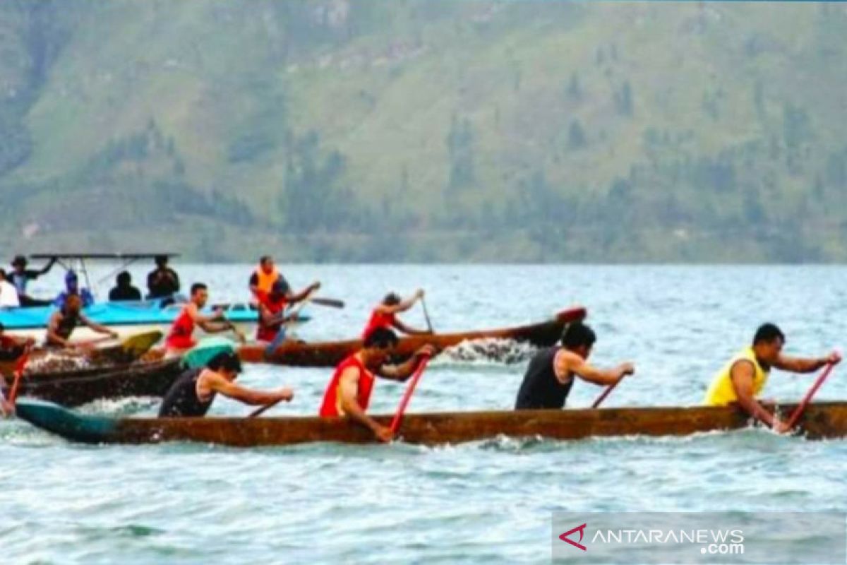 Lomba perahu tradisional meriahkan Festival Danau Lut Tawar