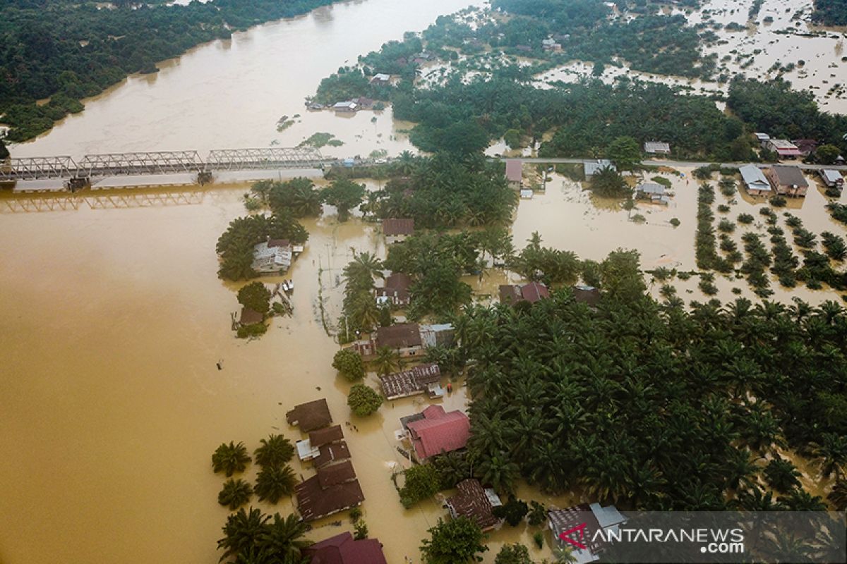 Puluhan warga korban banjir Kampar mulai terserang penyakit