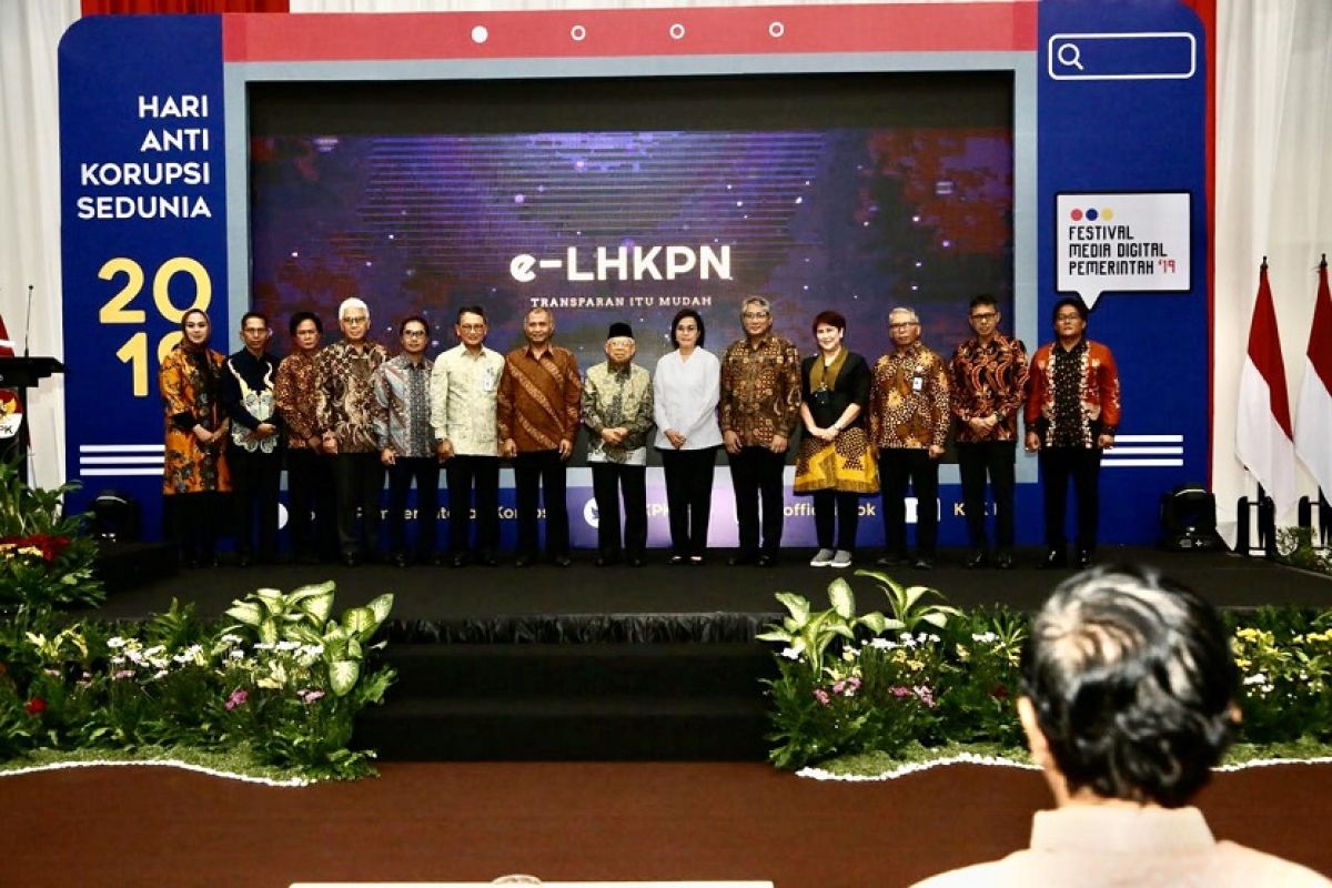 Penerima penghargaan LHKPN dari KPK