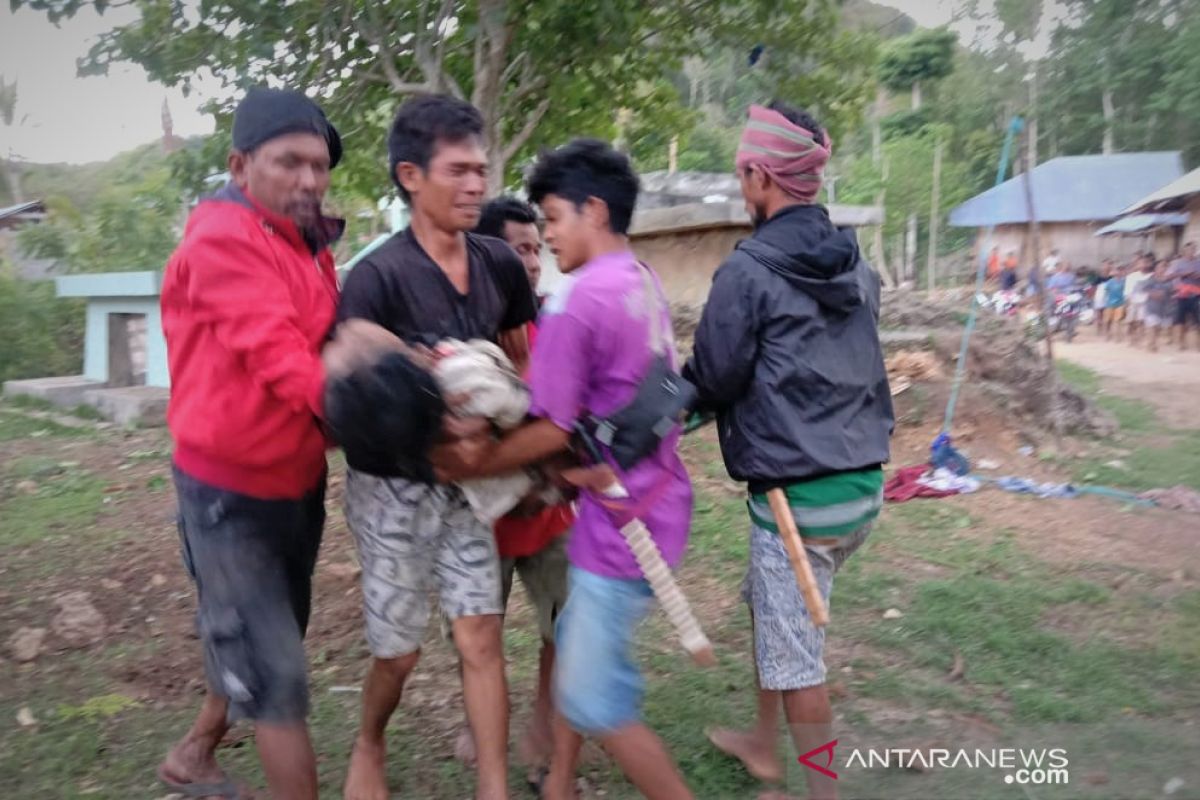 Saat hendak mengangkat jemuran, Ibu dan anak tewas disambar petir