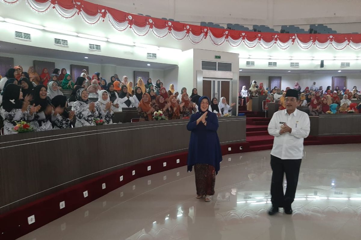 Ratusan guru PAUD Sijunjung ikut seminar dan sosialisasi perbup