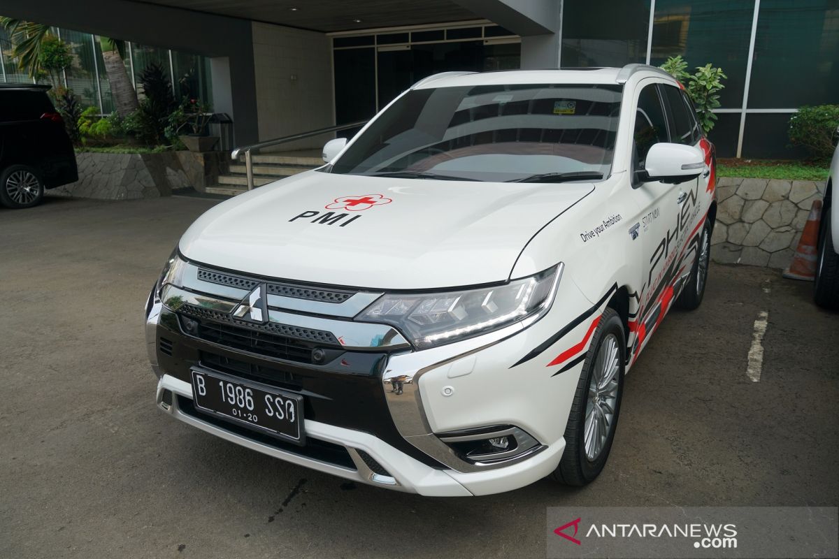 Mitsubishi Outlander PHEV jadi armada tanggap darurat PMI