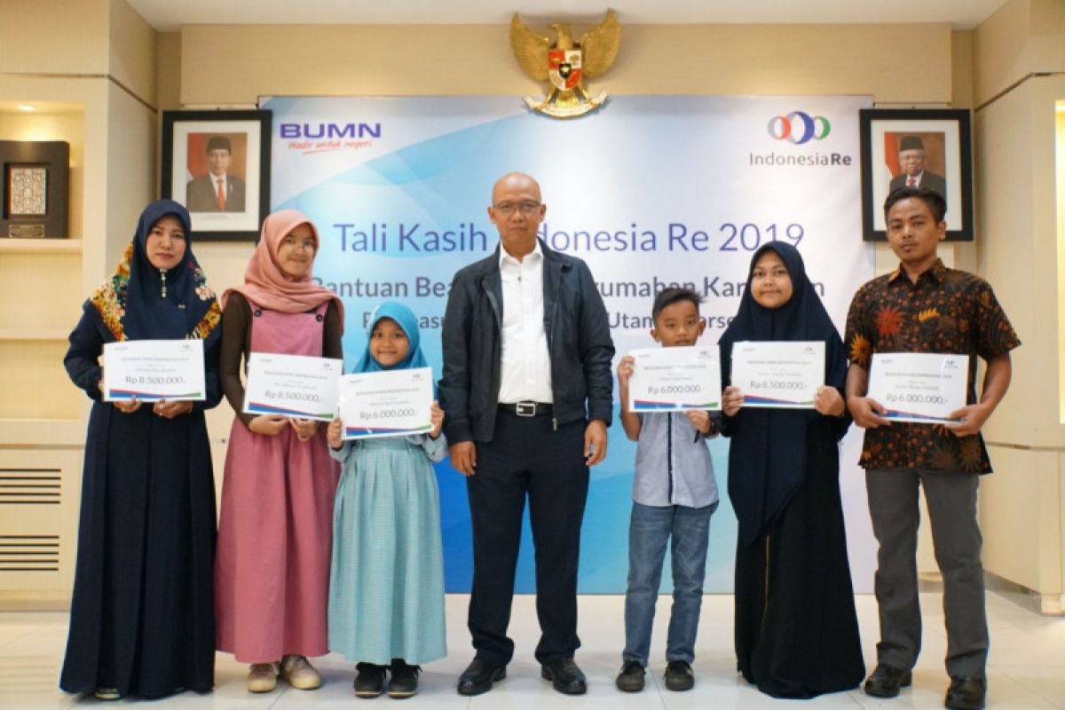 Program Tali Kasih, Indonesia Re berikan beasiswa dan bantuan perumahan