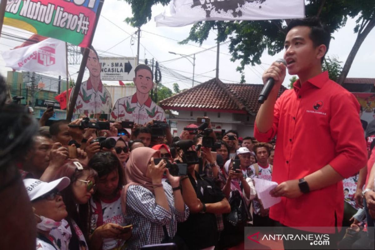 Gibran mengaku sudah "sowani" politikus senior PDIP dan kiai