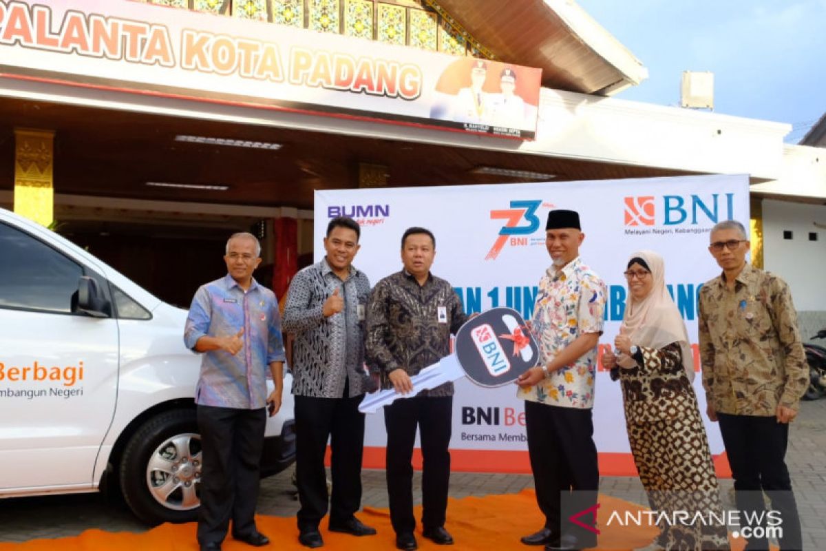 Penyerahan CSR BNI, ambulance untuk RS. Dr. Rasidin Kota Padang