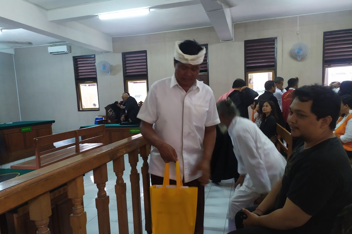 Mantan Wagub Bali dituntut 15 tahun di Pengadilan  Denpasar