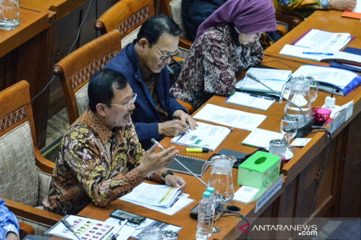 Menkes tawarkan tiga alternatif permasalahan BPJS Kesehatan kepada DPR