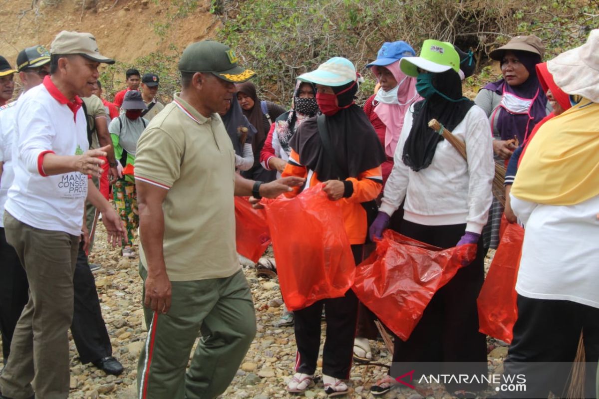 Korem 133 Gorontalo karya bakti di Desa Bajo Boalemo