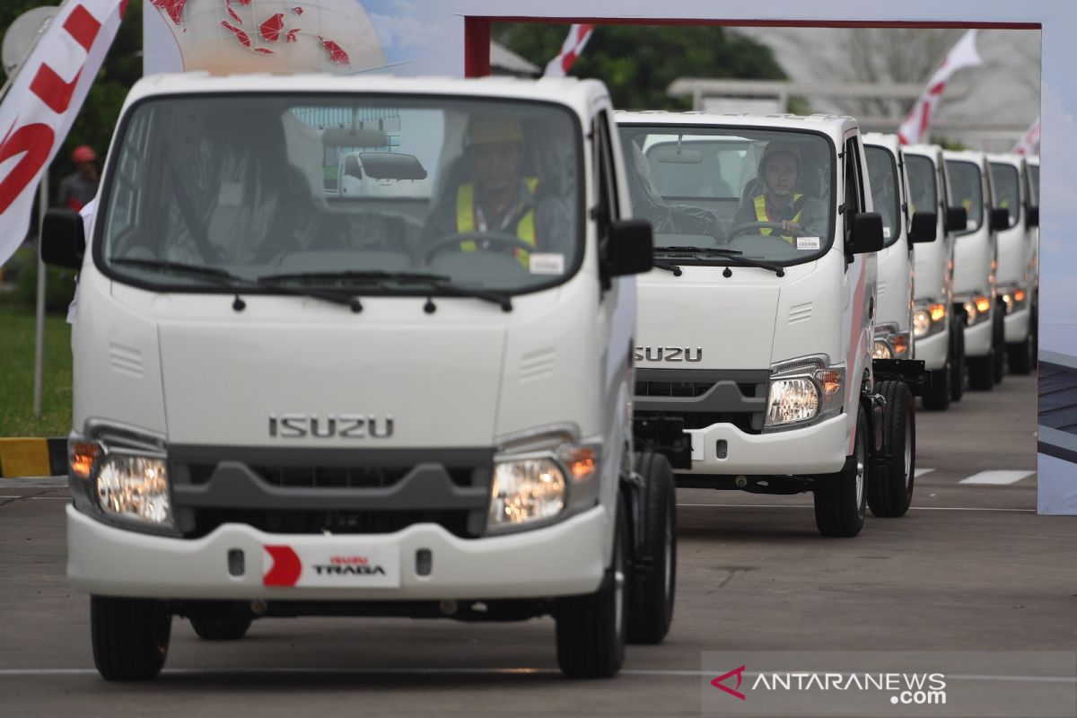 Isuzu target 8.000 unit ekspor Traga hingga akhir tahun