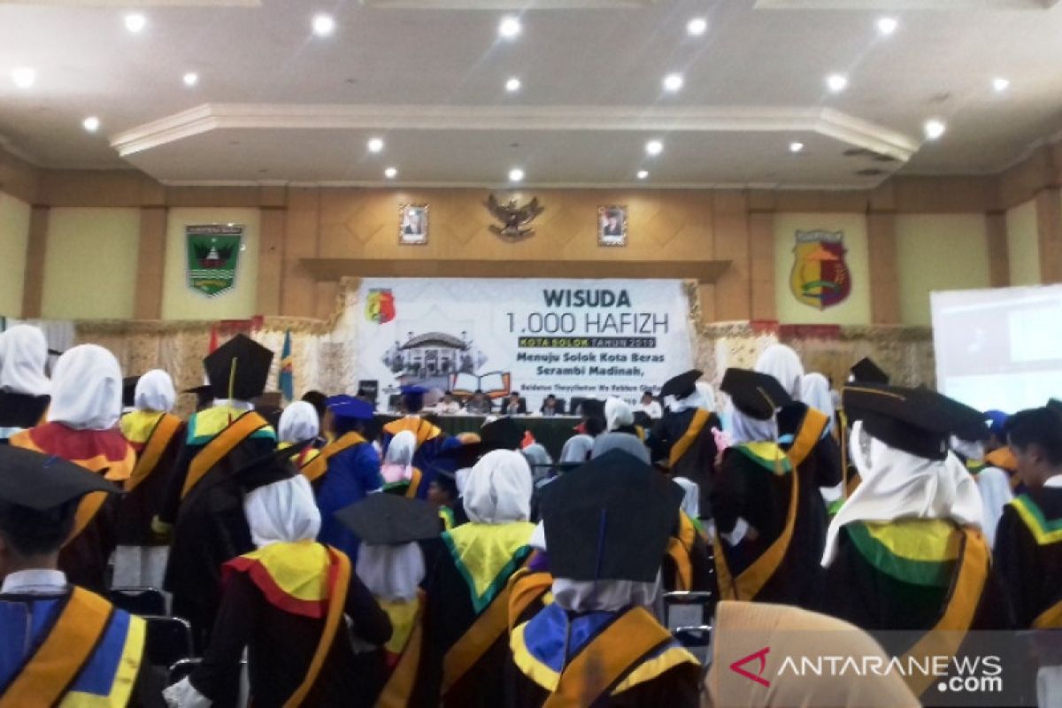 Ribuan orang antusias hadiri wisuda 1.000 tahfizh 2019