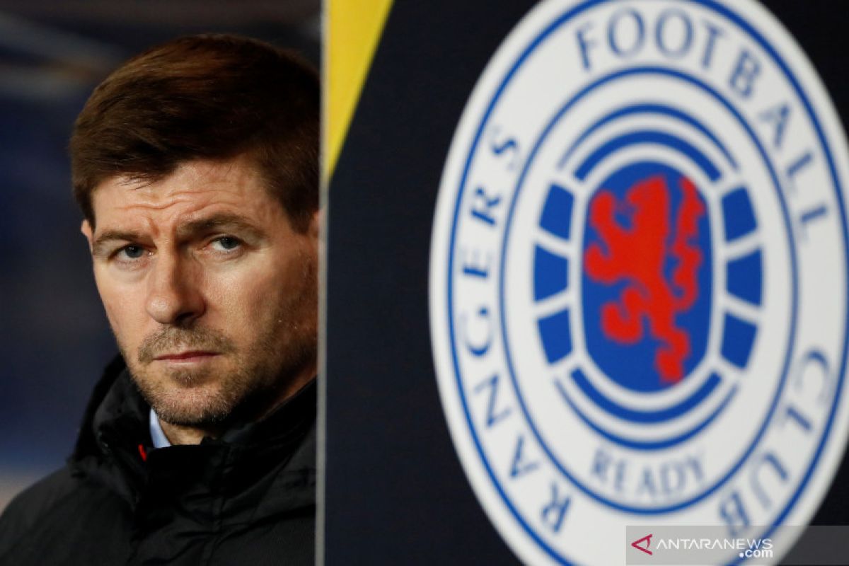 Steven Gerrard teken kontrak  baru di Rangers