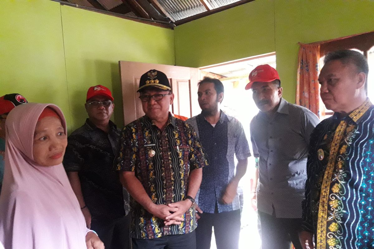 Ministry of Social team visit house rehab targets in Tabalong