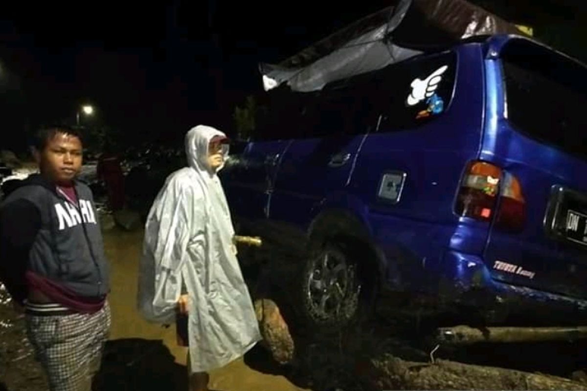 Banjir Sigi rusaki hampir seluruh rumah, satu jembatan putus