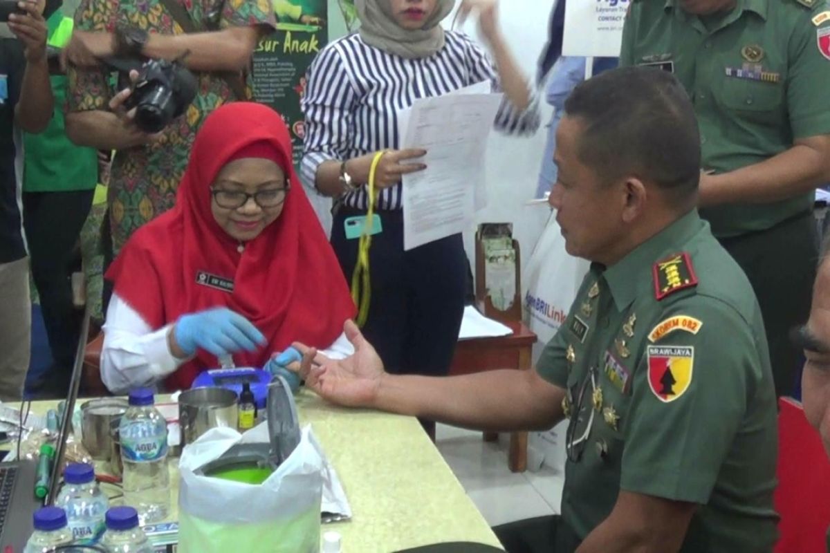 TNI ajak masyarakat di Kediri donor darah