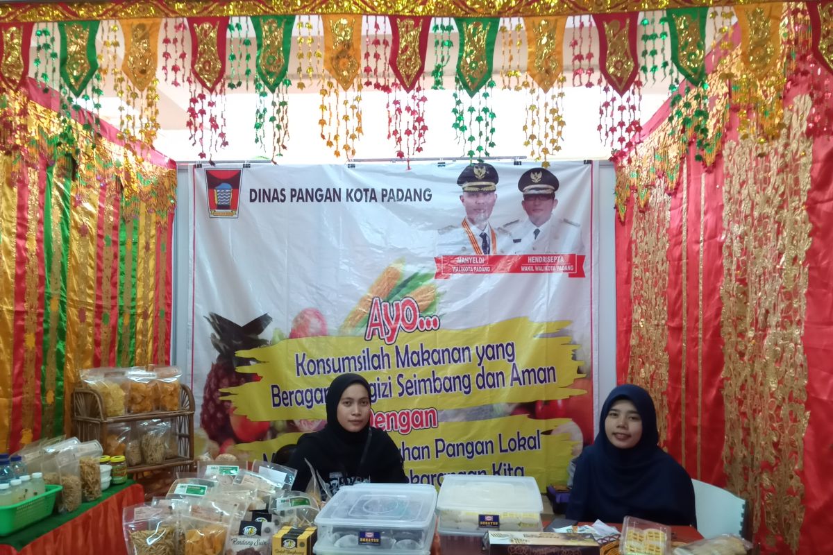 Beragam jenis produk unggulan dipamerkan saat Padang Expo 2019