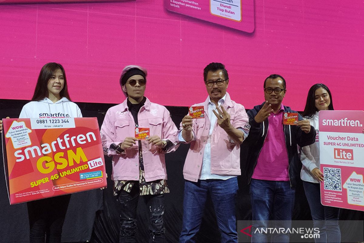 Smartfren luncurkan kartu internet "unlimited" harga miring