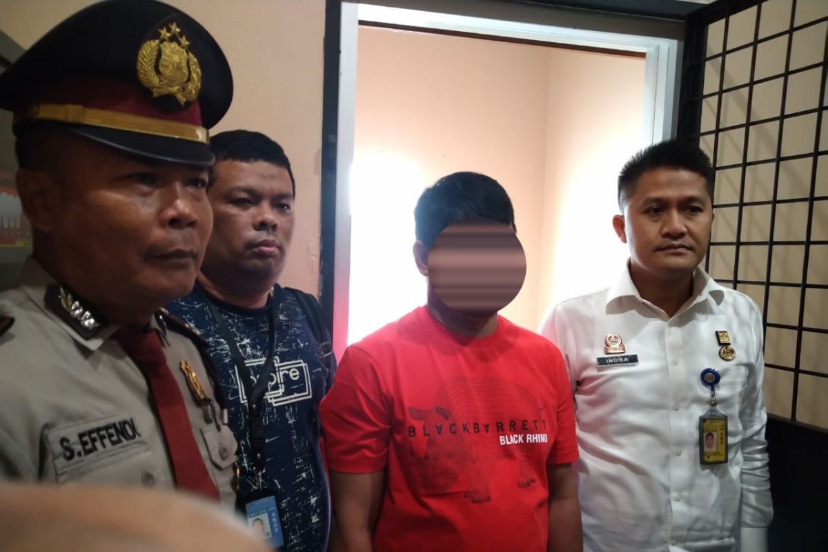 North Sumatra's immigration officials arrest fugitive