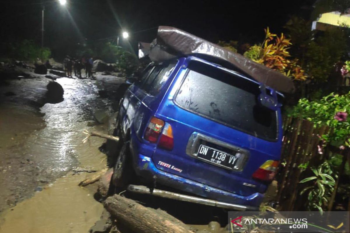 Dua orang meninggal akibat banjir lumpur di Kabupaten Sigi