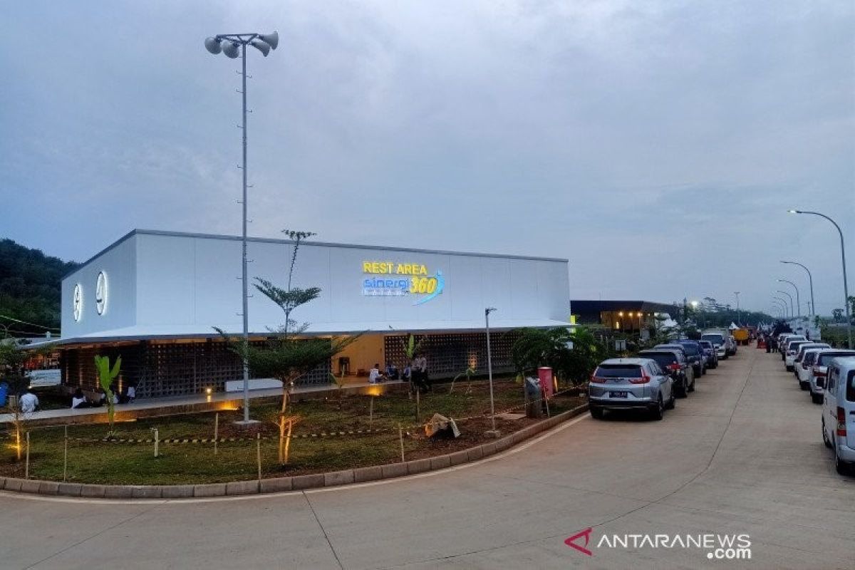 Angkutan pribadi kian naik, pemerintah diminta tambah "rest area"