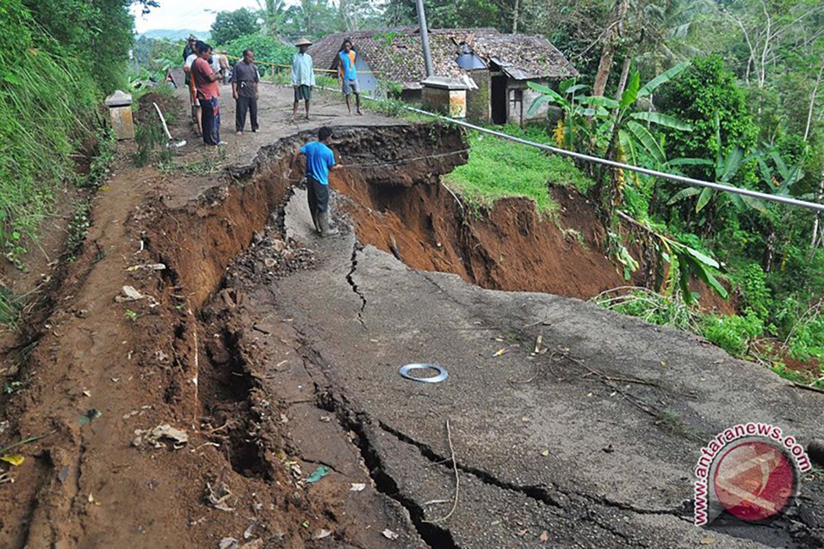 Malang waspadai bencana tanah longsor