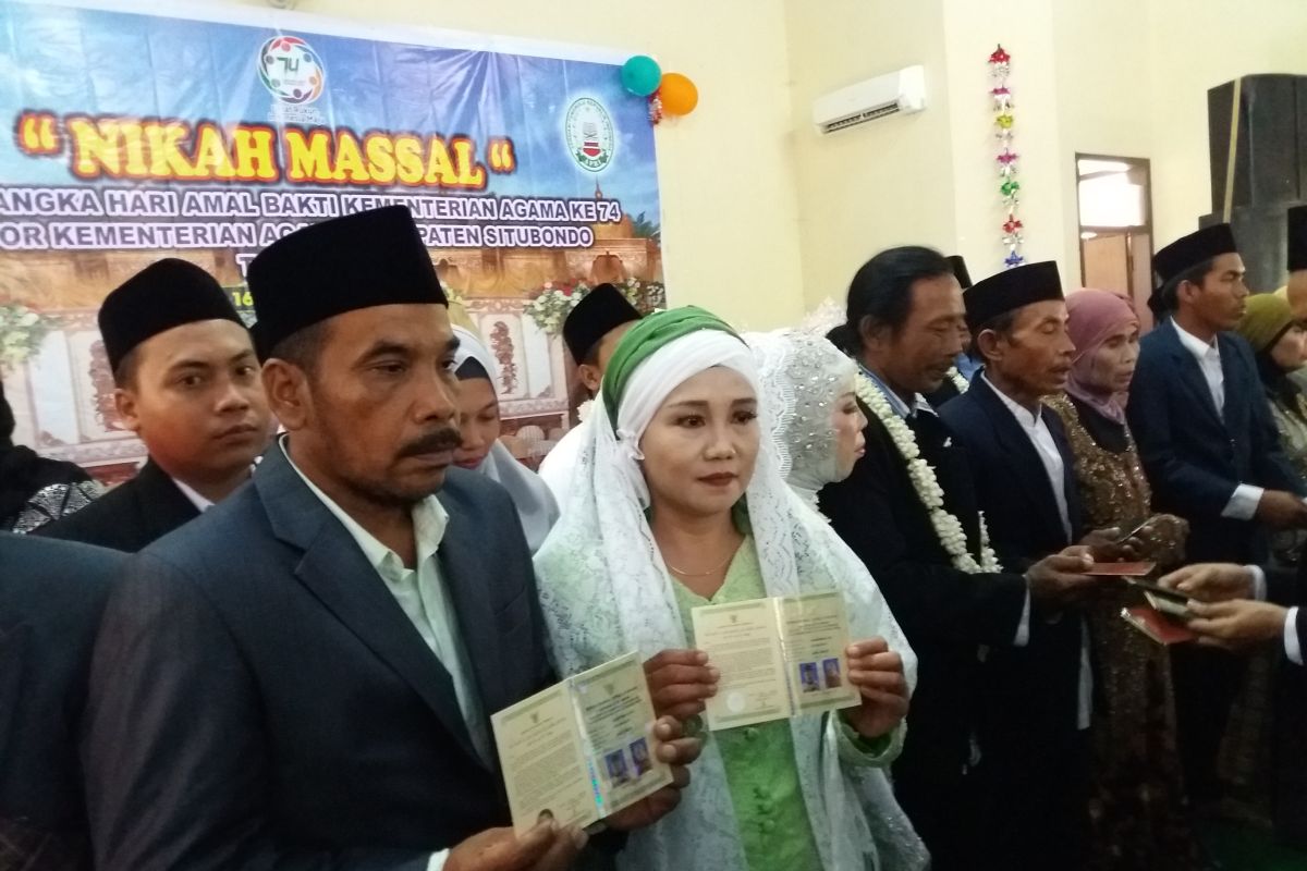 38  pasutri Situbondo manfaatkan nikah massal gratis