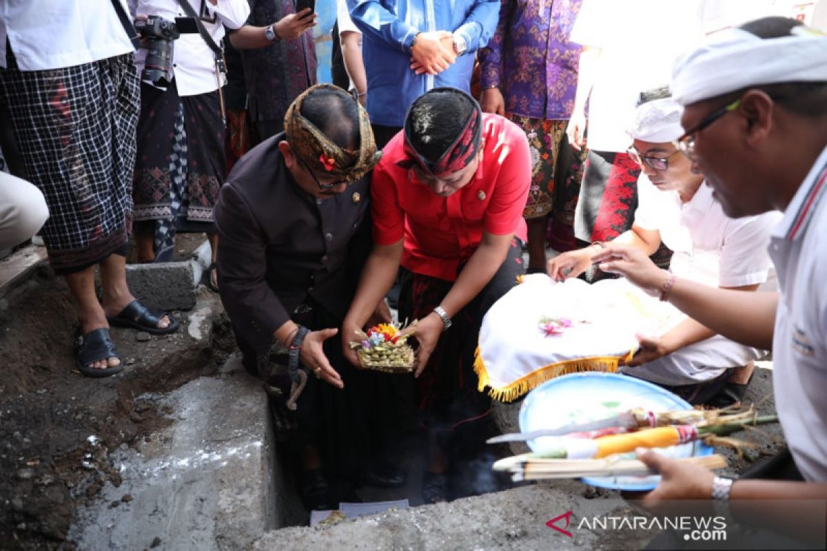 Gubernur Bali letakkan batu pertama pembangunan Pasar Sukawati