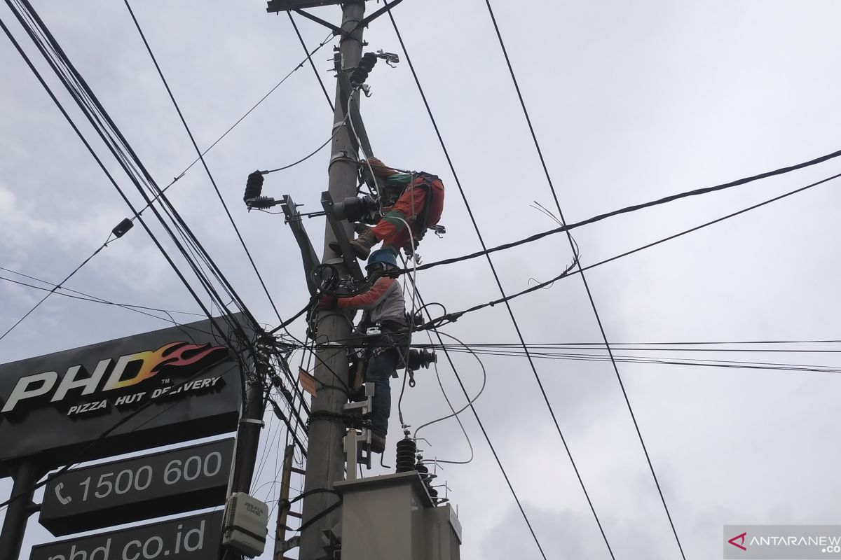 PLN terapkan sistem pekerjaan dalam keadaan bertegangan