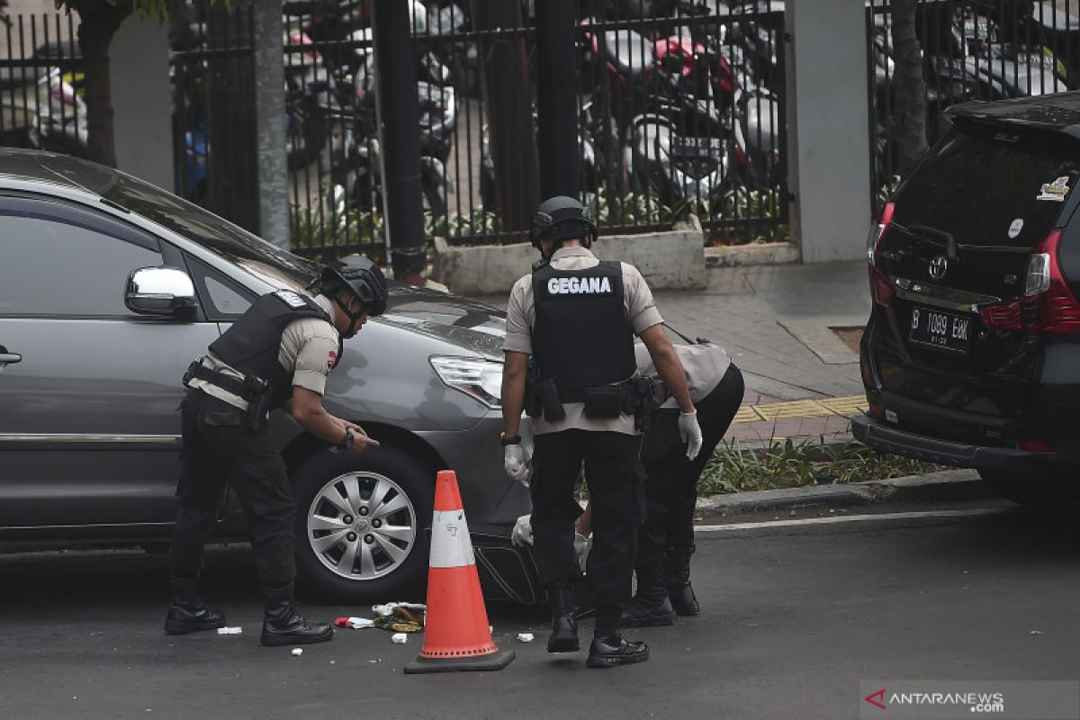 Benda mencurigakan di Masjid Istiqlal ternyata cuma baju