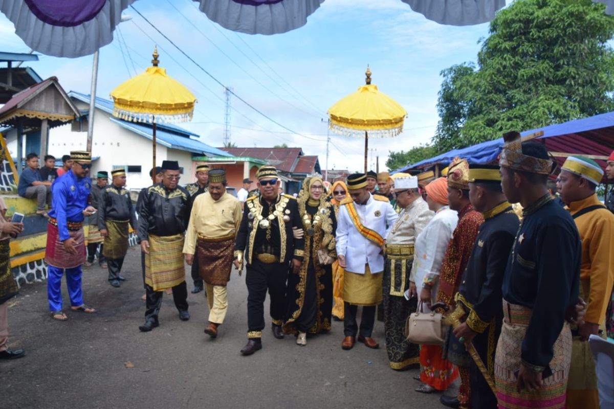 Pagelaran Adat Batas Negeri di Istana Kusuma Negara Sekadau