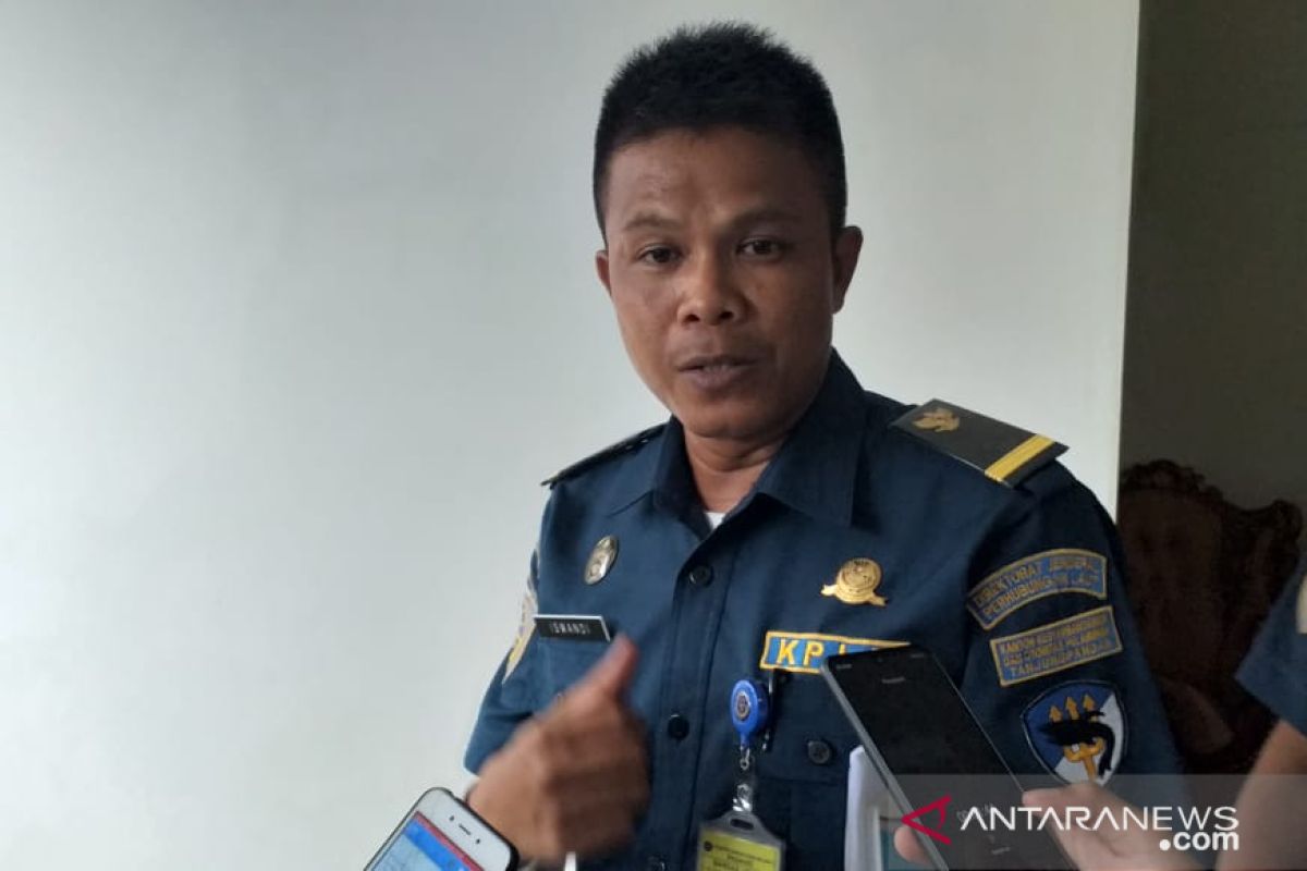 KSOP Tanjung Pandan pastikan tongkang kandas di luar alur pelayaran