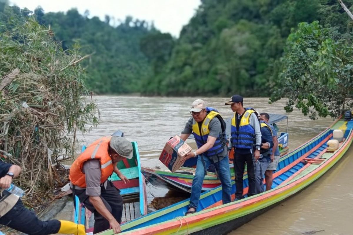 Puluhan korban banjir di Solok Selatan butuh peralatan pembersih dan makanan