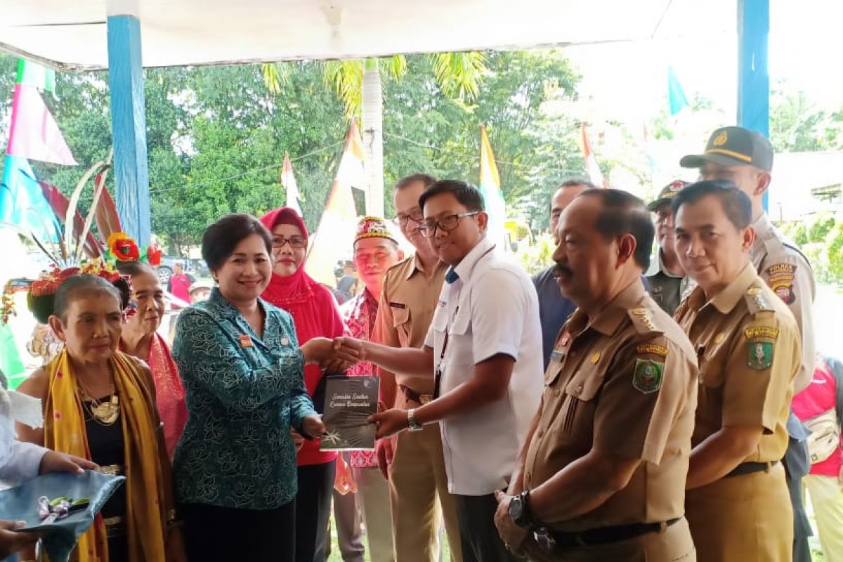 Antam gelar sarasehan lansia dan resmikan taman bacaan di Hari Ibu