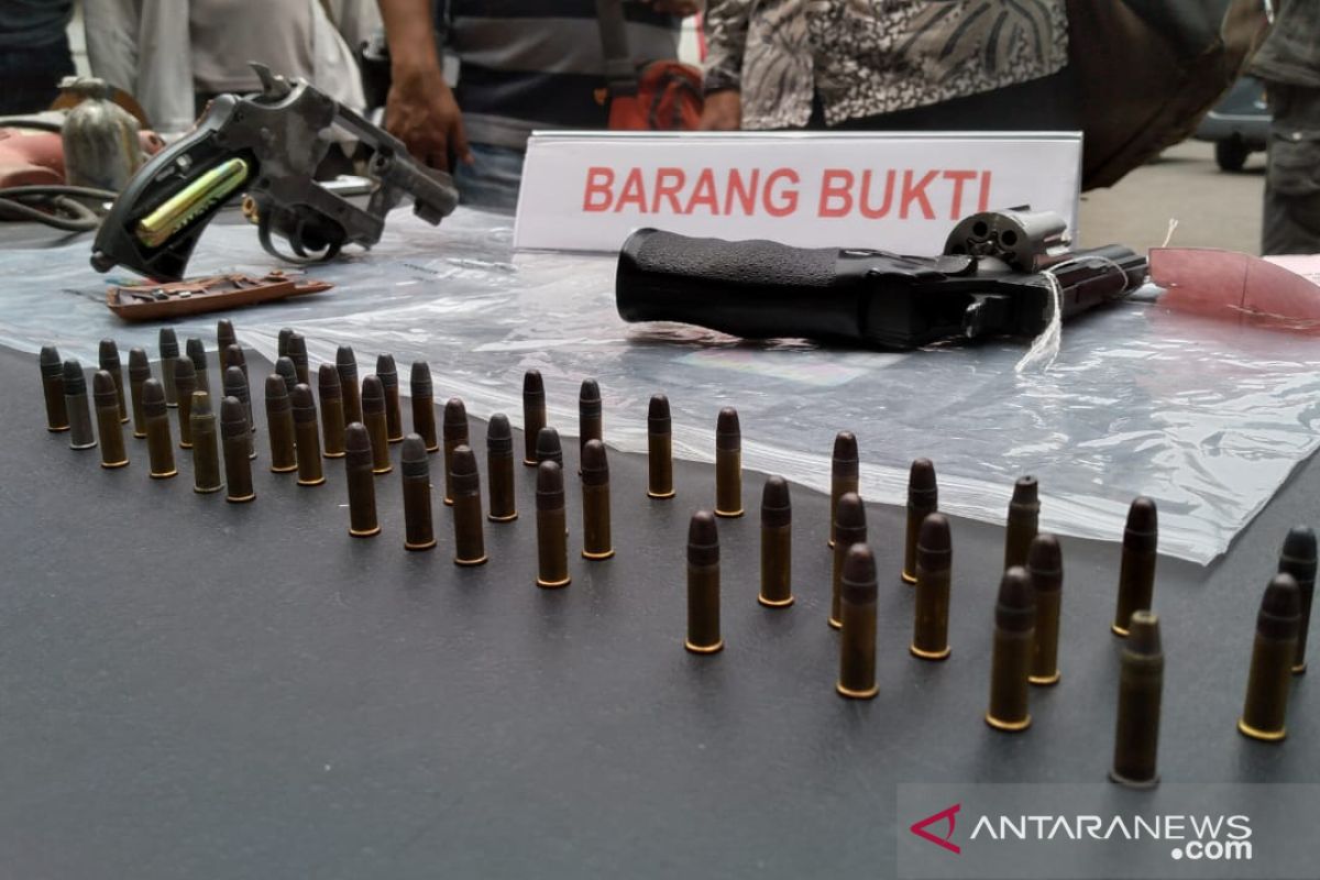 Pembuat senjata api rakitan di Karawang diringkus polisi