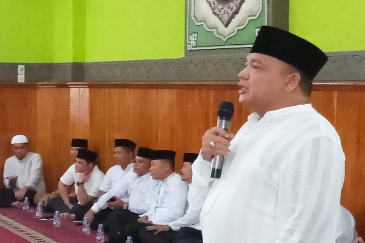 Bupati Langkat lepas keberangkatan 52 warga melaksanakan umroh