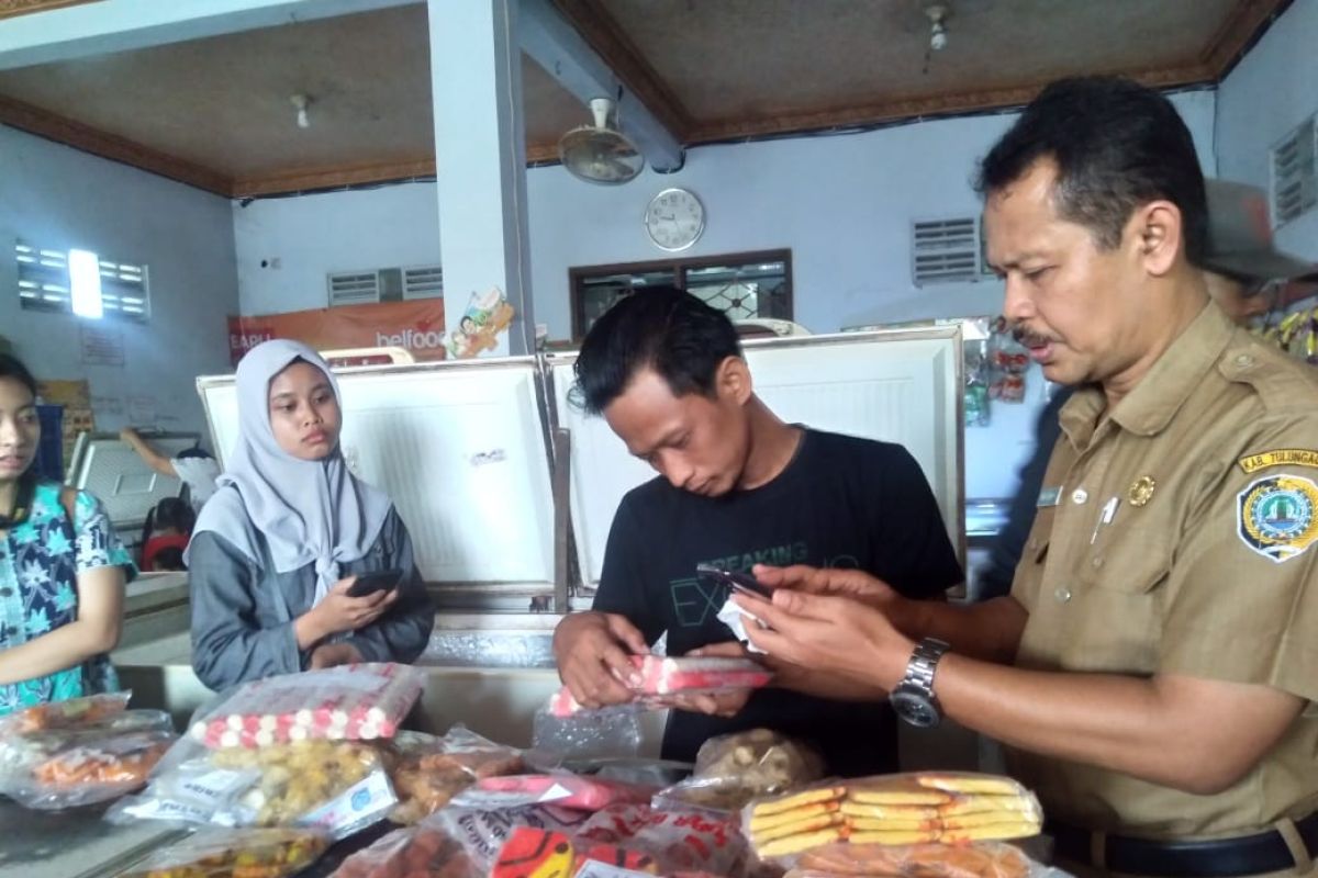 Dinkes Tulungagung temukan puluhan produk makanan minuman ilegal