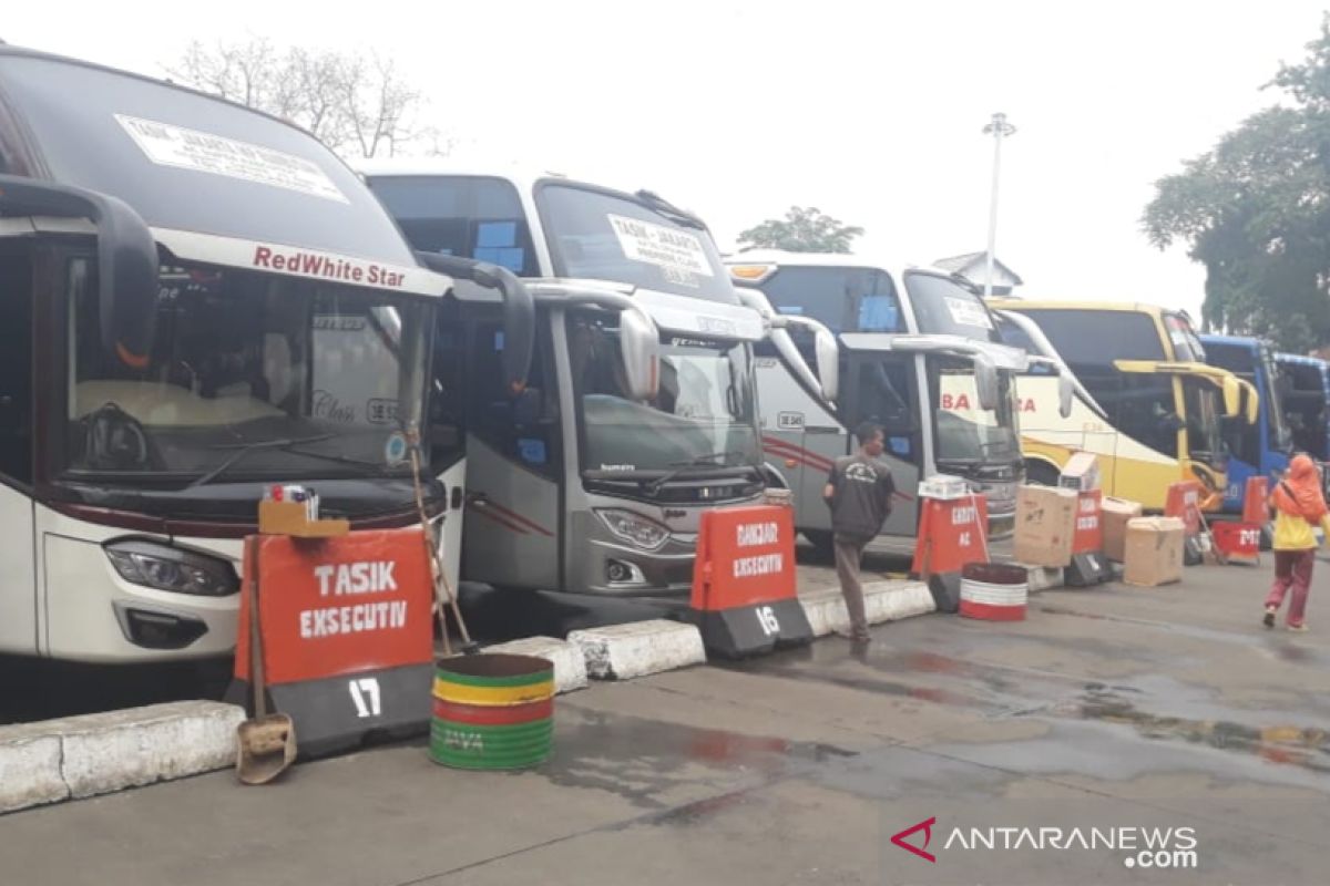 64 bus di Terminal Kampung Rambutan tidak laik operasional