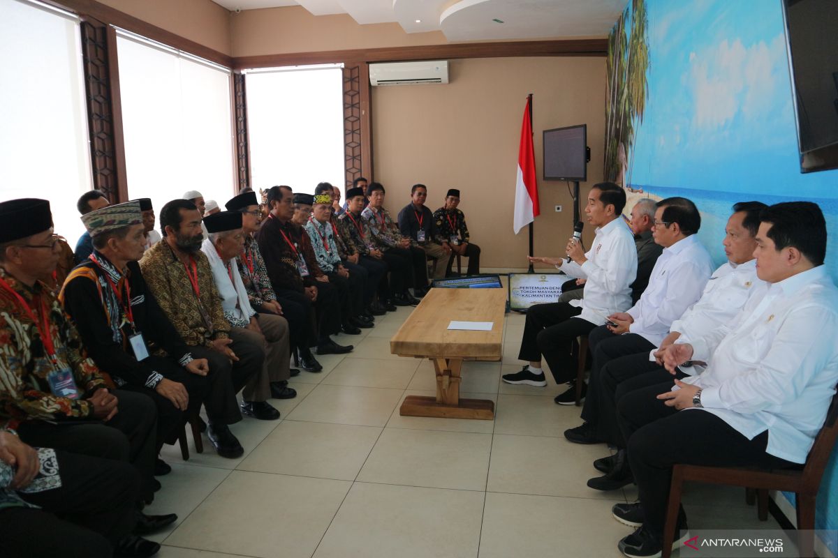 Jokowi holds meeting with East Kalimantan's customary figures