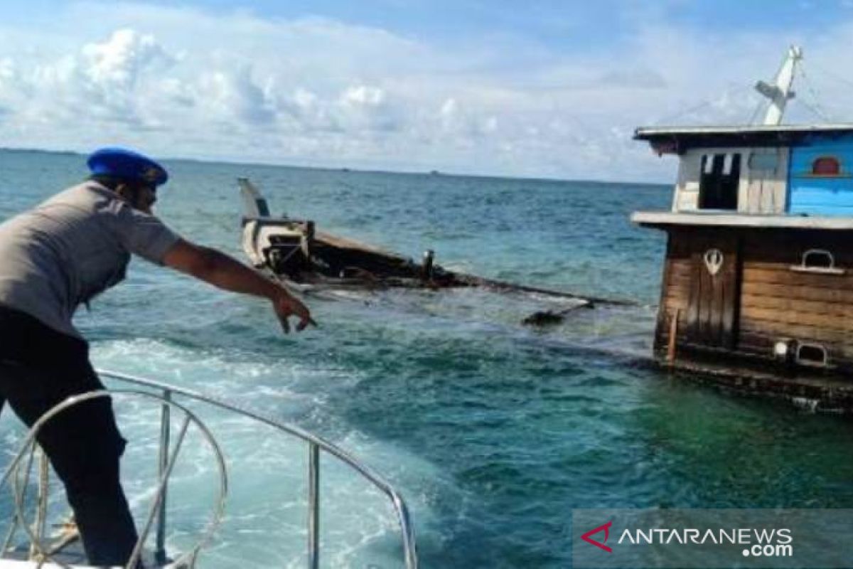 Kapal pengangkut elpiji tujuan Belitung - Pangkal Pinang tenggelam