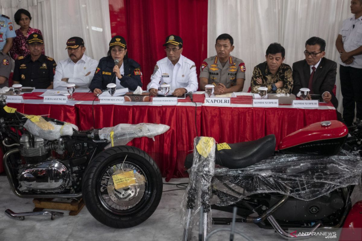 Sri Mulyani sebut penyelundupan kendaraan mewah meningkat