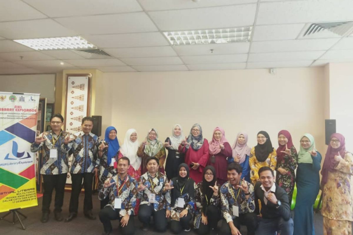 Siswa Sekolah Indonesia "library explorace" ke Perpustakaan Negara Malaysia