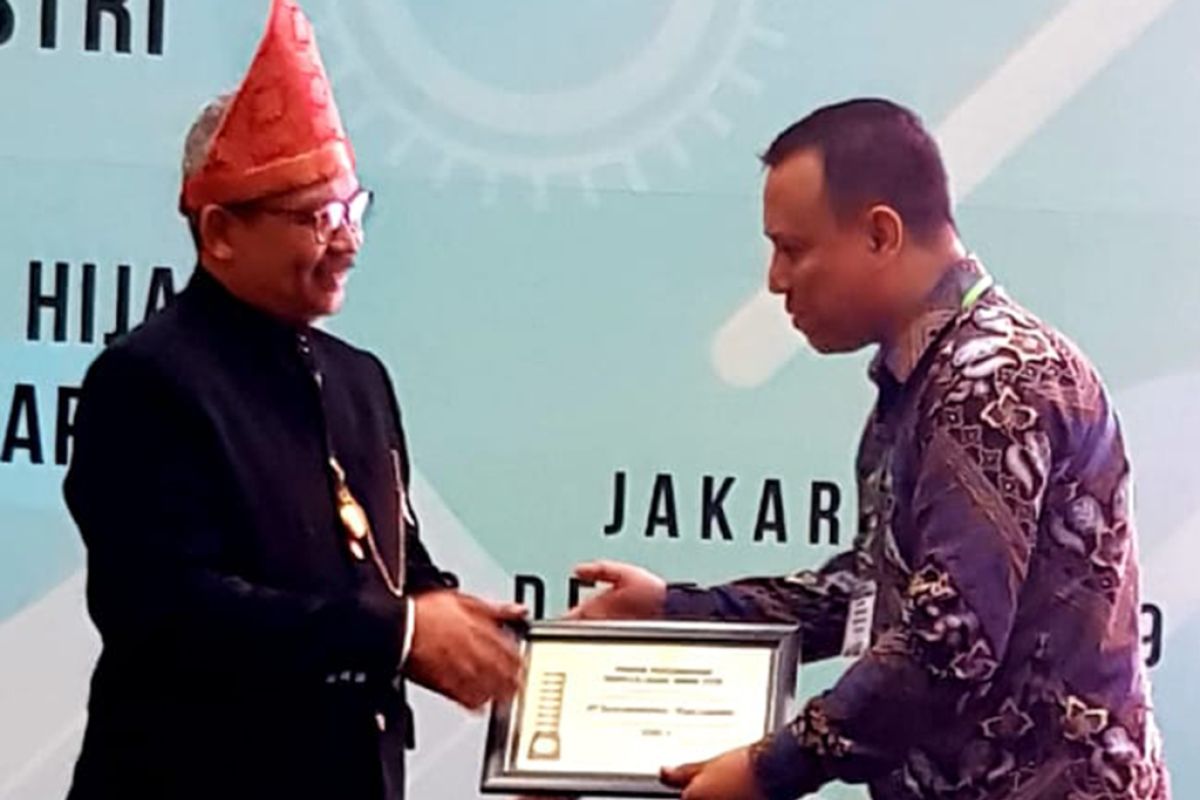 Jalankan efektivitas dan efisiensi operasional di 15 pabrik, Danone-AQUA raih penghargaan Industri Hijau 2019