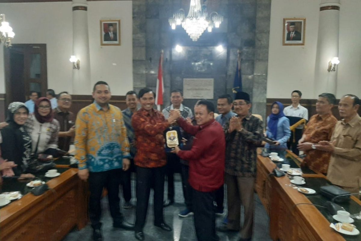 Maksimalkan tupoksi, Banmus, BK dan Bapemperda DPRD study banding ke Yogyakarta