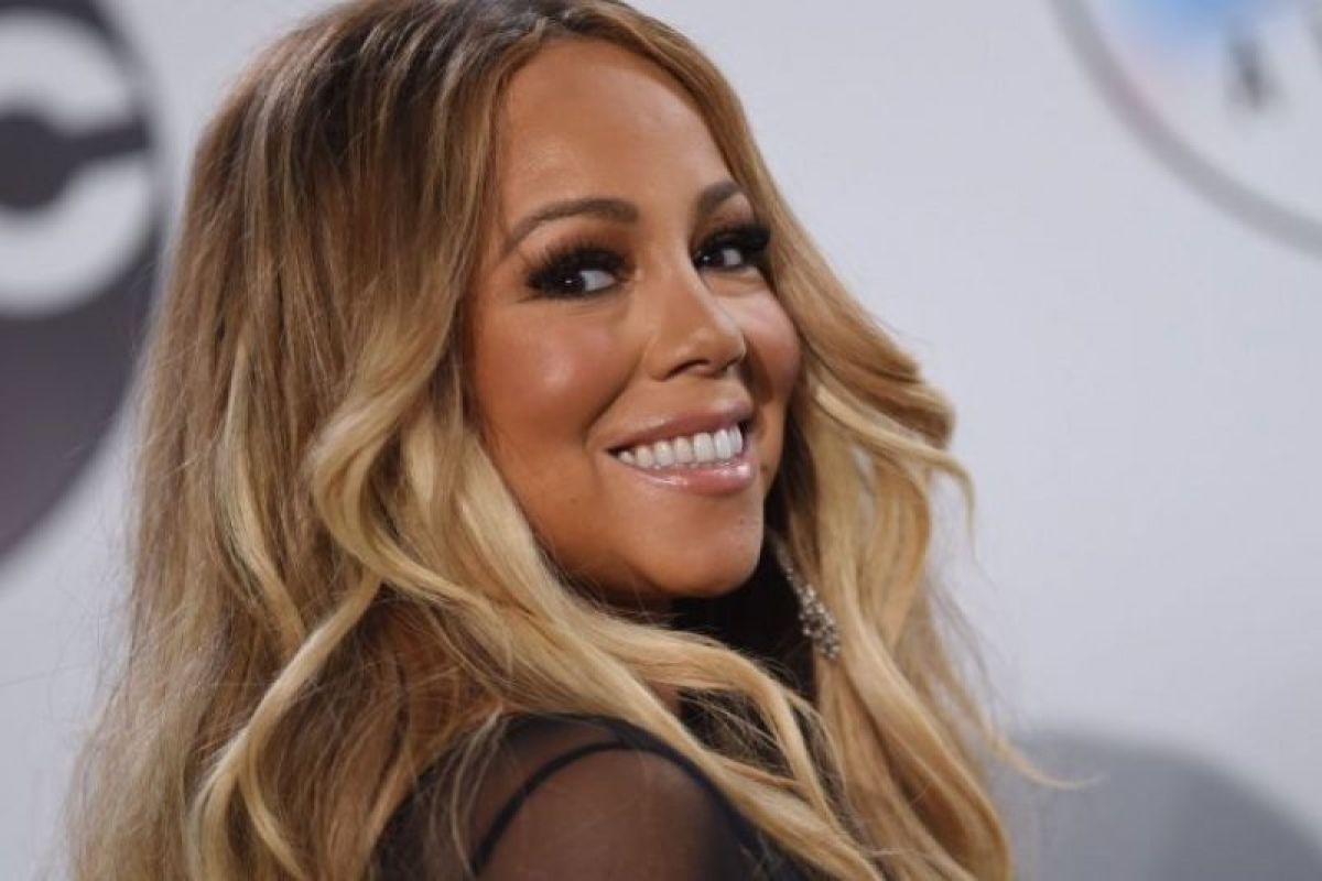 Mariah Carey raih semiliar "streams" untuk "All I Want for Christmas"