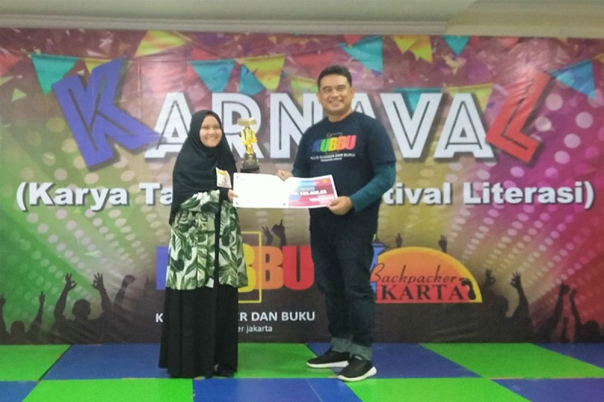 Mahasiswi Polbangtan Bogor juara lomba baca puisi dan cerpen