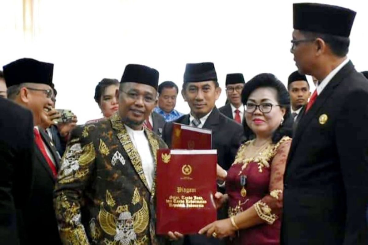 Sejumlah pimpinan OPD Pemprov Kalteng terima Satyalancana Karya Satya