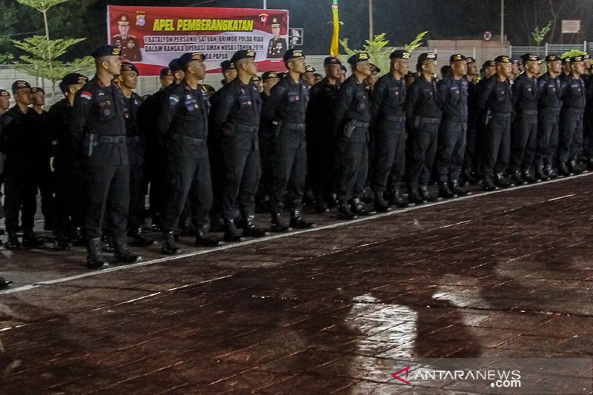 Polda Riau kirim 100 Brimob ke Papua. Ini tujuannya