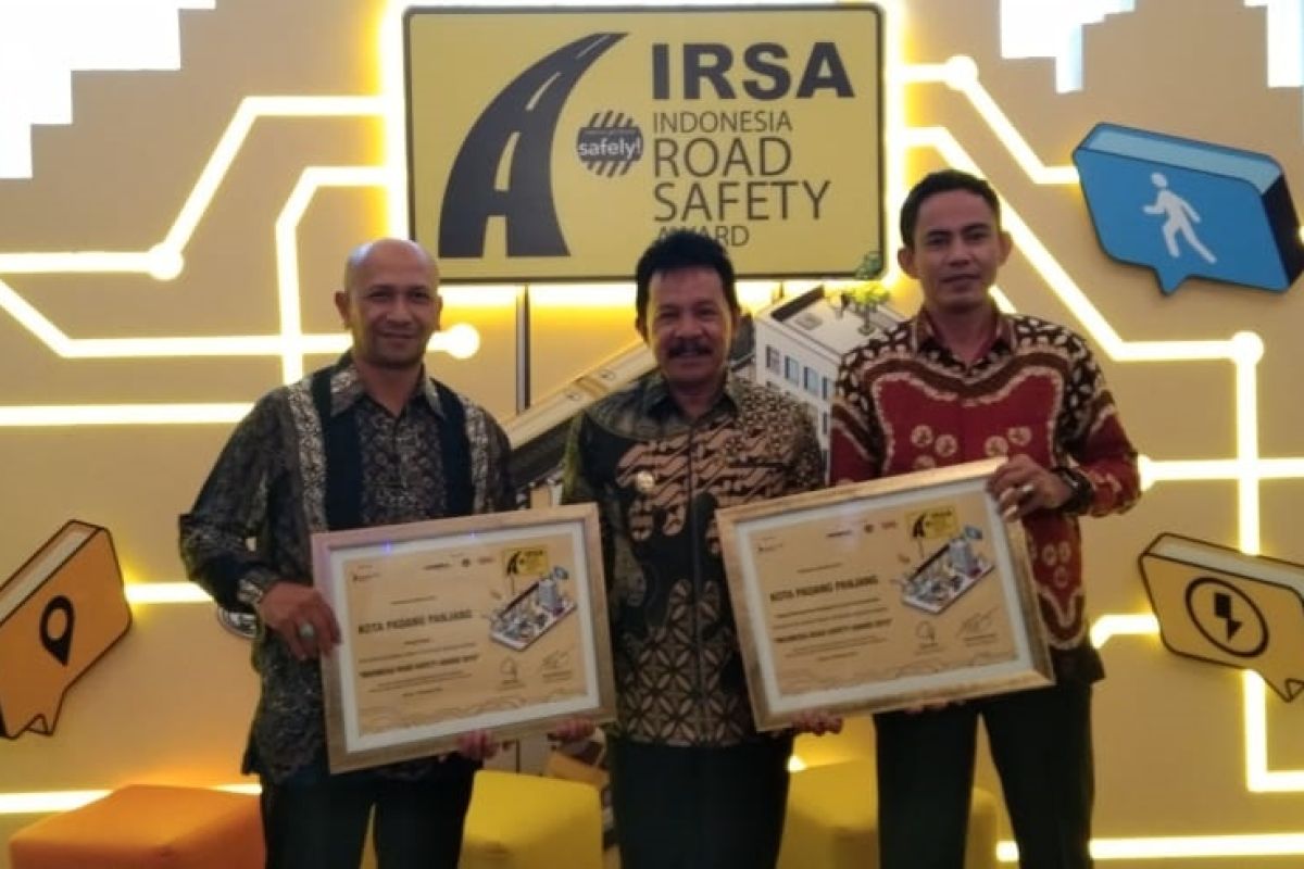 Padang Panjang terima penghargaan Indonesia Road Safety Award 2019